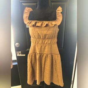 💟 NWT wild fable baby doll style dress. Size M brownish-gold.